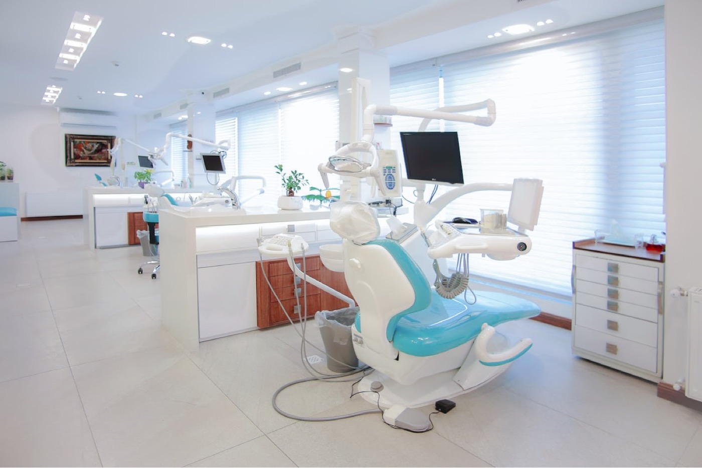 Zirkon Dental Studio, Tirana